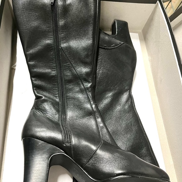 NWOT Black leather high boots, size 6.5, new. Middle height hills. Under knee - Picture 4 of 15